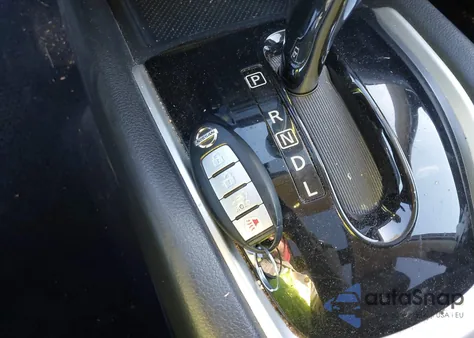 2016 Nissan Rogue Sl из США, поврежденный, VIN 5N1AT2MV2GC875193